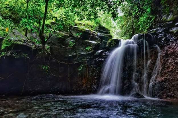 wisata air terjun di Kuningan