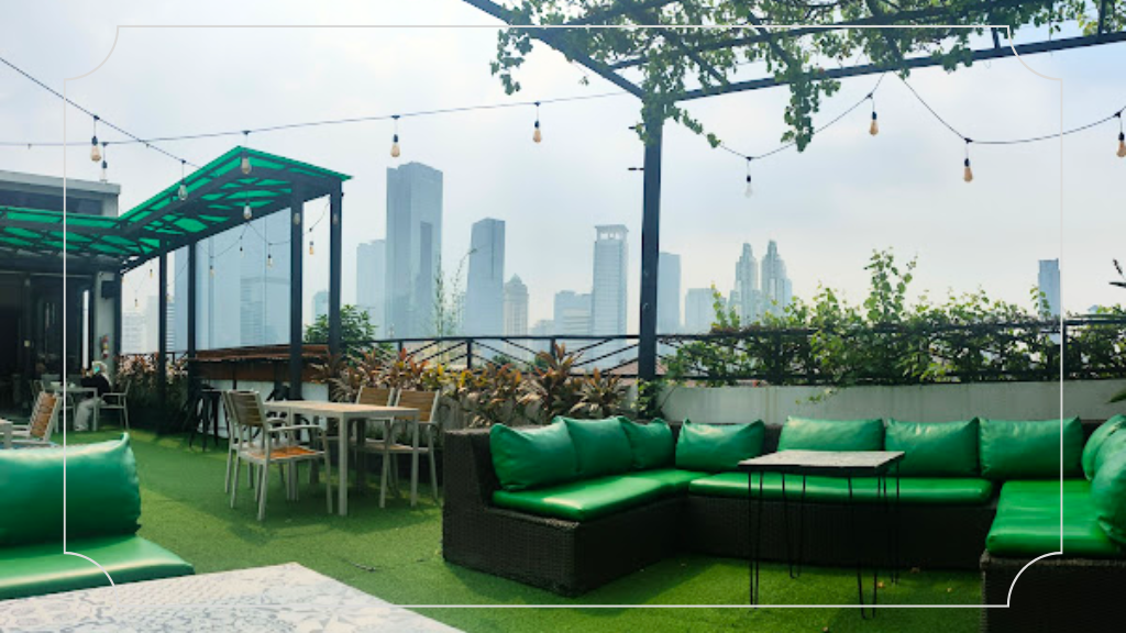10 Cafe Rooftop Jakarta Selatan dengan Pemandangan Eksklusif dan Menu Lezat 3 D'Sky Bistro Jakarta