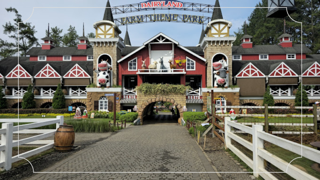15 Tempat Wisata di Puncak Bogor untuk Liburan Keluarga Terbaik! 12 Dairyland Farm Theme Park Puncak