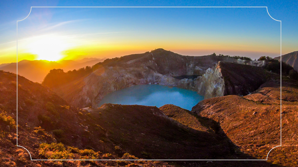 10 Tempat Wisata di NTT yang Membuat Kamu Terpesona 3 Danau Kelimutu