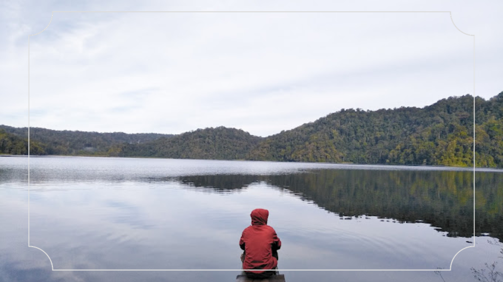 11 Tempat Wisata di Berastagi Terbaru yang Menarik Perhatian 10 Danau Lau Kawar