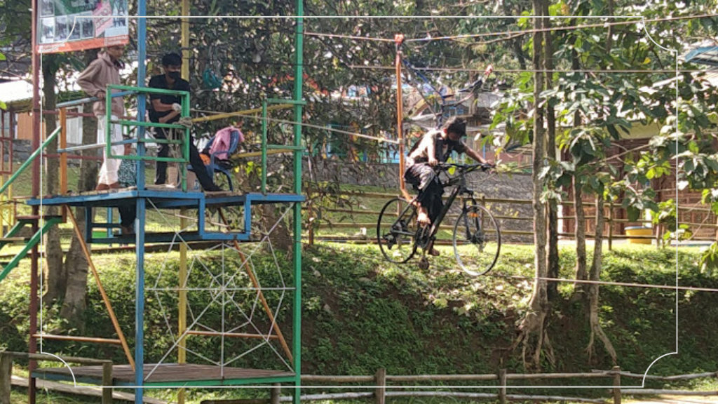 Telaga Pelangi Parung Panjang - Daya Tarik, Fasilitas & Jam Operasional 6 Daya Tarik