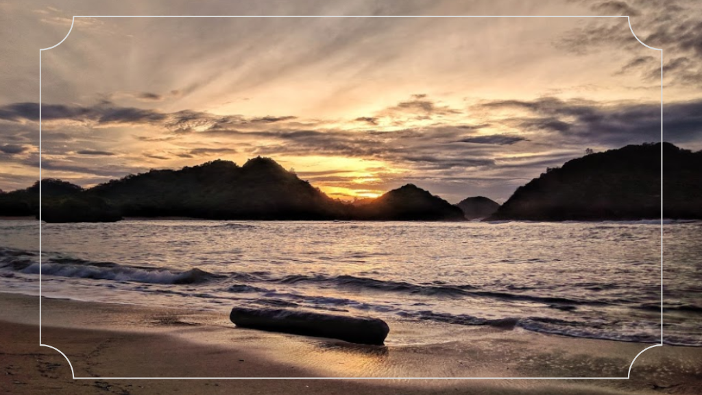 Pantai Teluk Asmara Malang: Keindahan Alam Pantai Di Ujung Timur Jawa 4 Daya Tarik dan Pesona Pantai Teluk Asmara Malang