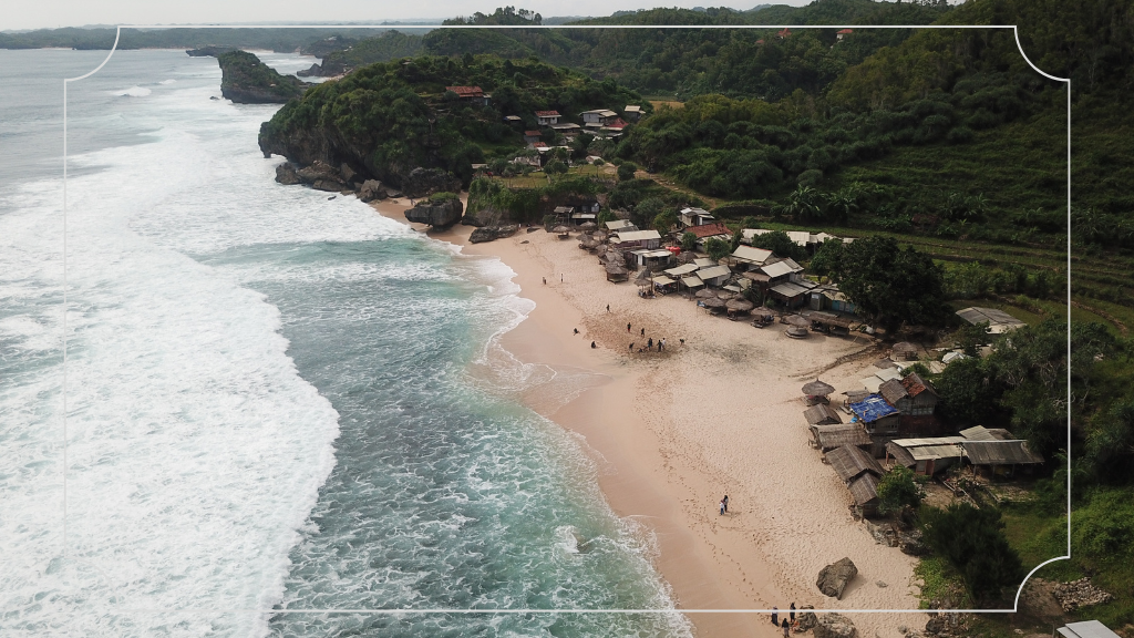 Daya pikat Pantai Watu Lawang, Wisata Bahari yang Tersembunyi