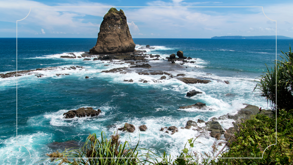 Daya tarik Pantai Papuma Yang Instagenic