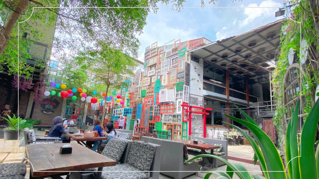 District Dago Cafe & Resto