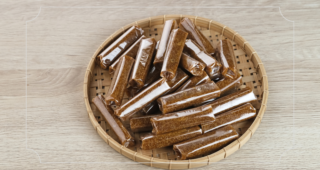 15 Oleh-Oleh Khas Banyuwangi Menjelajahi Kelezatan dan Keunikan Souvenir Daerah 13 Oleh-Oleh Khas Banyuwangi Dodol Salak