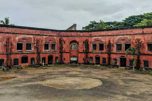 FASILITAS BENTENG VAN DER WIJCK