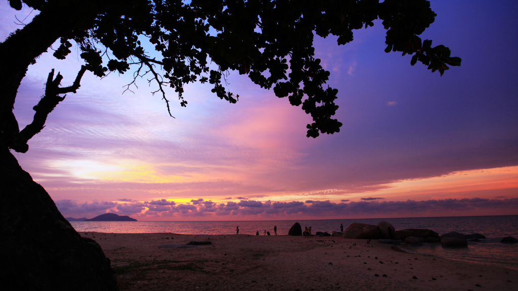 Pantai Pasir Panjang Singkawang Kalimantan Barat - HTM, Fasilitas & 5 Aktivitas Menarik 5 Fasilitas