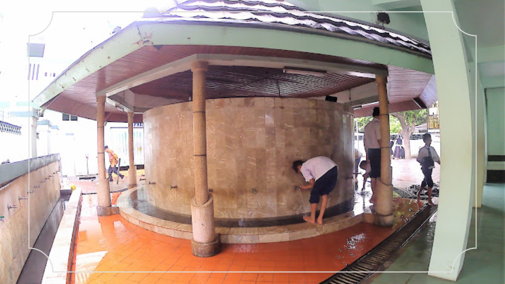 Masjid Agung Sunan Ampel - Sejarah, Fasilitas & Daya Tarik 5 Fasilitas