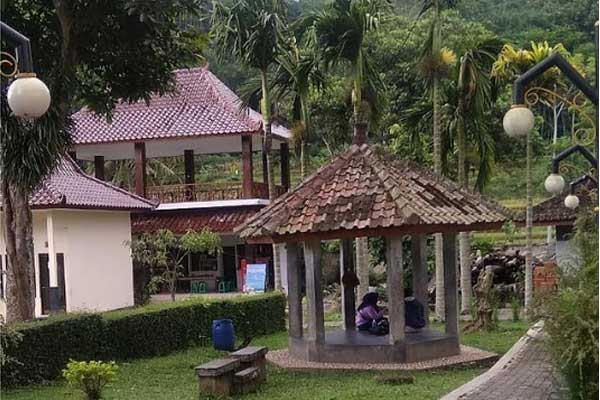 Fasilitas Candi Umbul