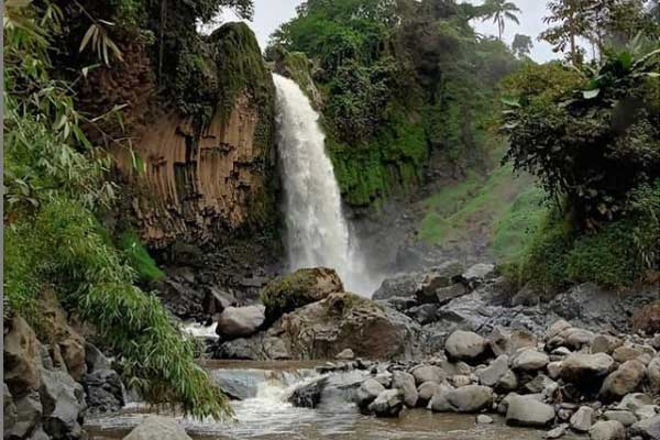 Fasilitas Curug Putri Brebes