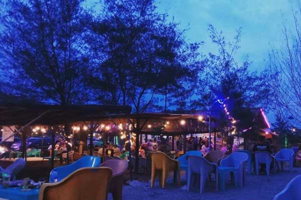 Fasilitas Pantai Ujung Negoro