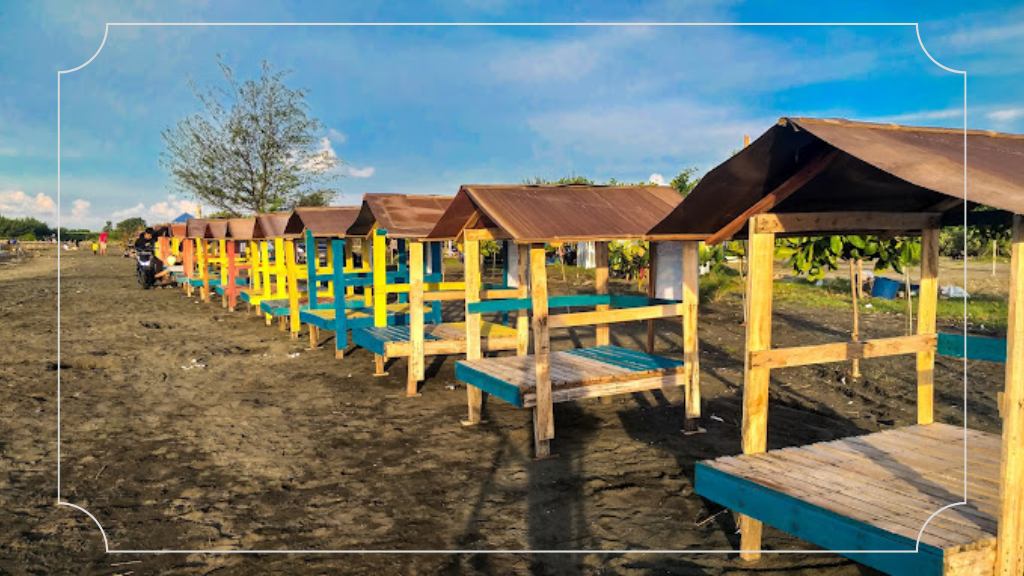 Fasilitas Umum di Pantai Tirang Semarang