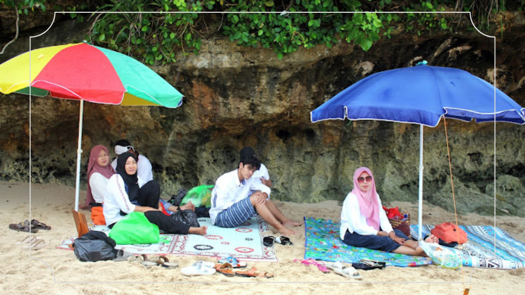 Fasilitas di Pantai Indrayanti