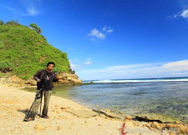 fasilitas di pantai puyangan
