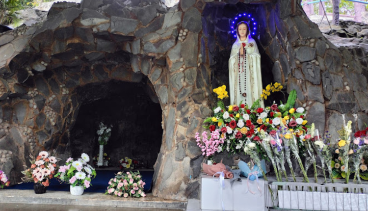 Gua Maria Rosa Mystica Tuntang