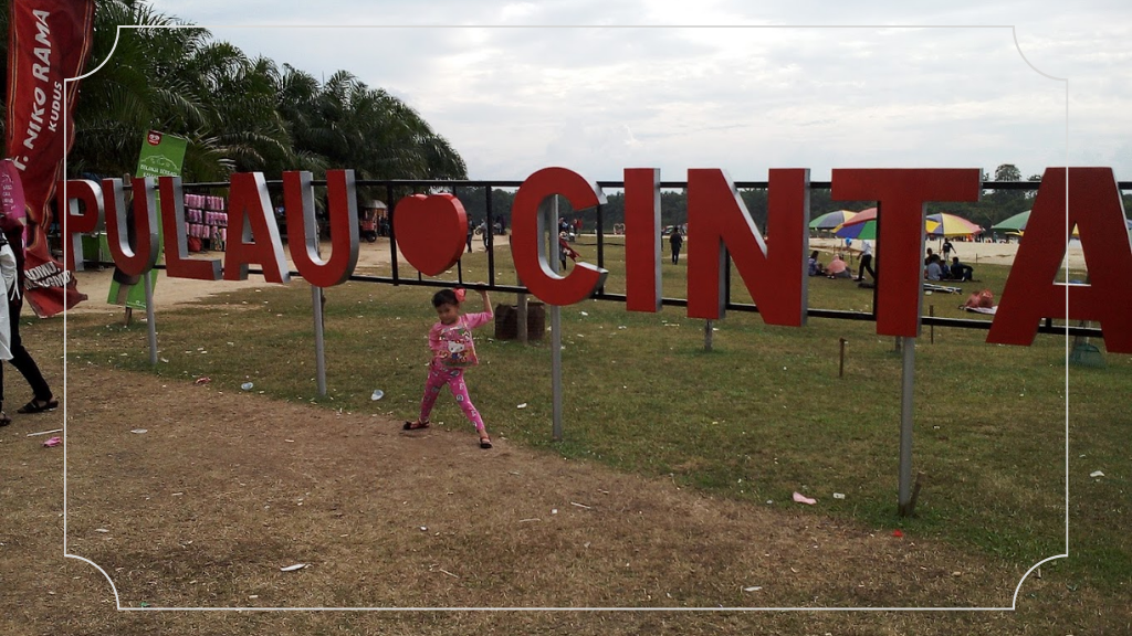 Pesona Pantai Cinta Teluk Jering Tambang: Destinasi Impian Para Keluarga 3 Harga Tiket Masuk di Pantai Cinta Teluk Jering Tambang