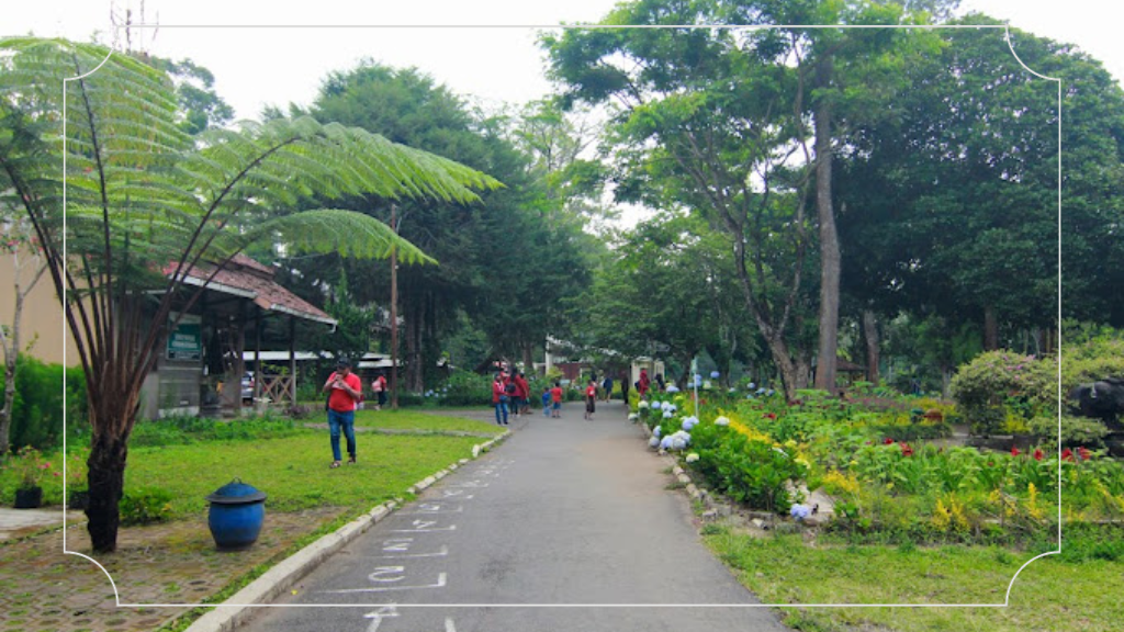 Harga Tiket Masuk Taman Labirin Coban Rondo