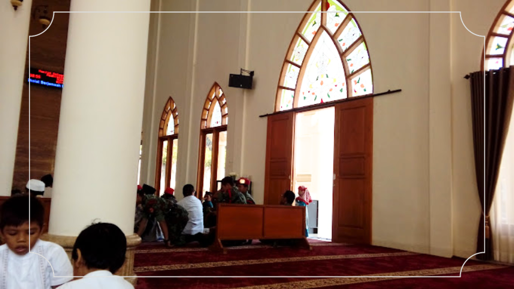 Harga Tiket Masuk dan Jam Operasional