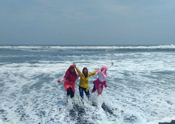 Hunting Foto di Pantai Watu Pecak