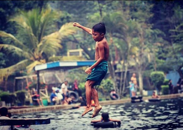 Jam Buka Pemandian Alam Selokambang