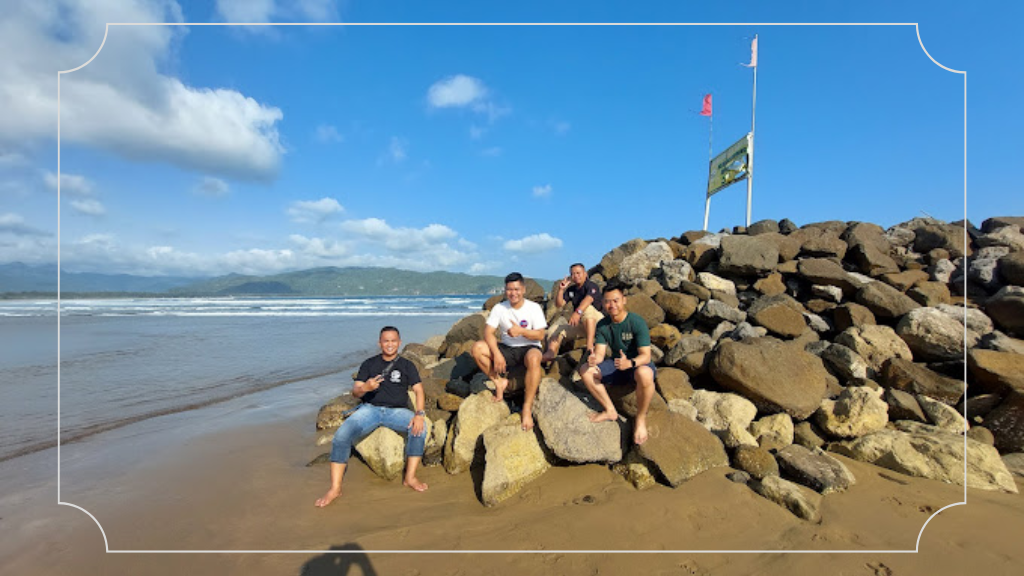 Pantai Teleng Ria Pacitan: Harga Tiket Masuk, Fasilitas & Daya Tarik 3 Jam Operasional