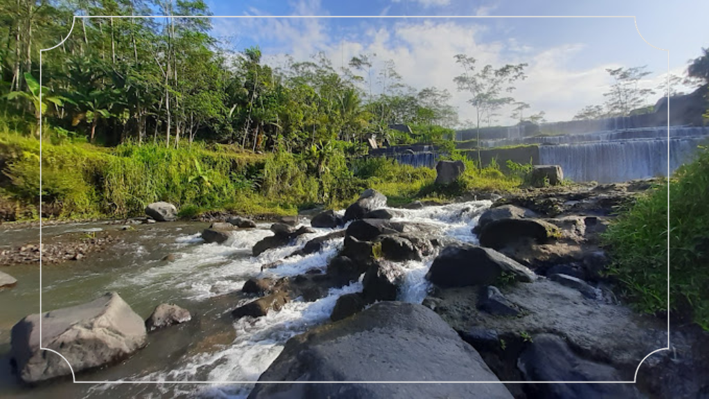 Keindahan Grojogan Watu Purbo - Tujuan Wisata Indonesia 4 Jam Operasional