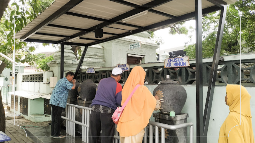 Masjid Agung Sunan Ampel - Sejarah, Fasilitas & Daya Tarik 3 Jam Operasional