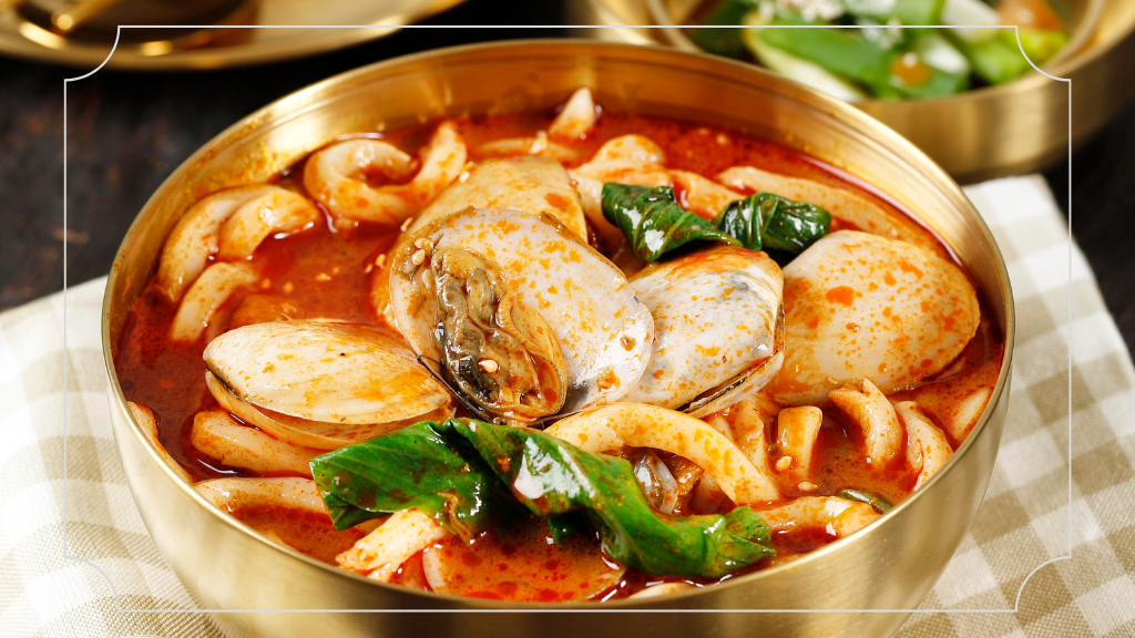 25 Makanan Khas Korea yang Populer di Indonesia 12 Jjampong