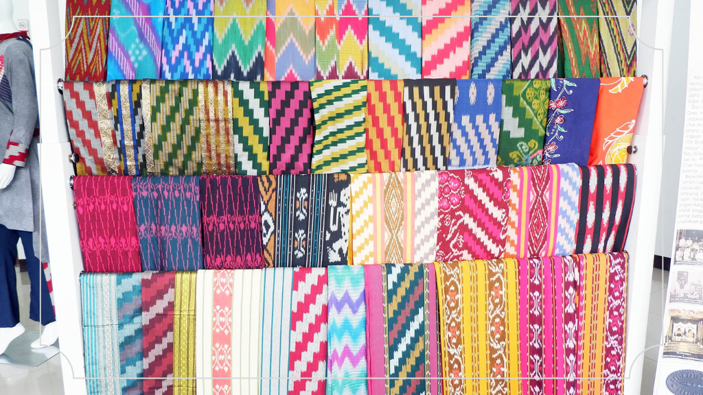 13 Oleh Oleh Khas Pontianak: Keistimewaan Kuliner dan Cendera Mata 14 Kain Corak Insang