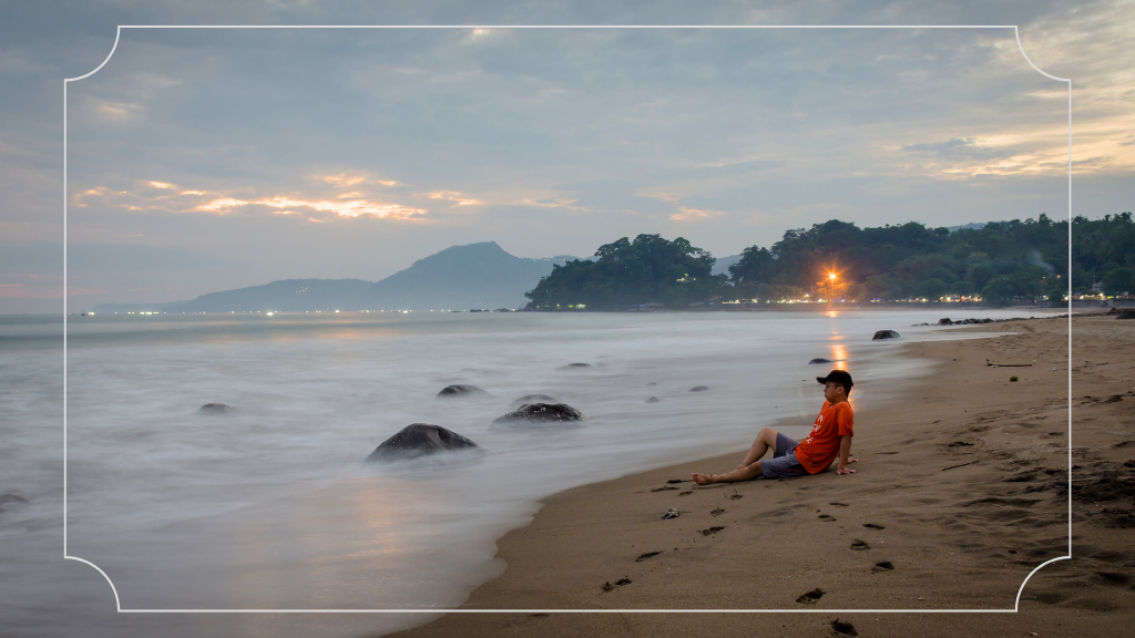 Keindahan Pantai Karang Hawu
