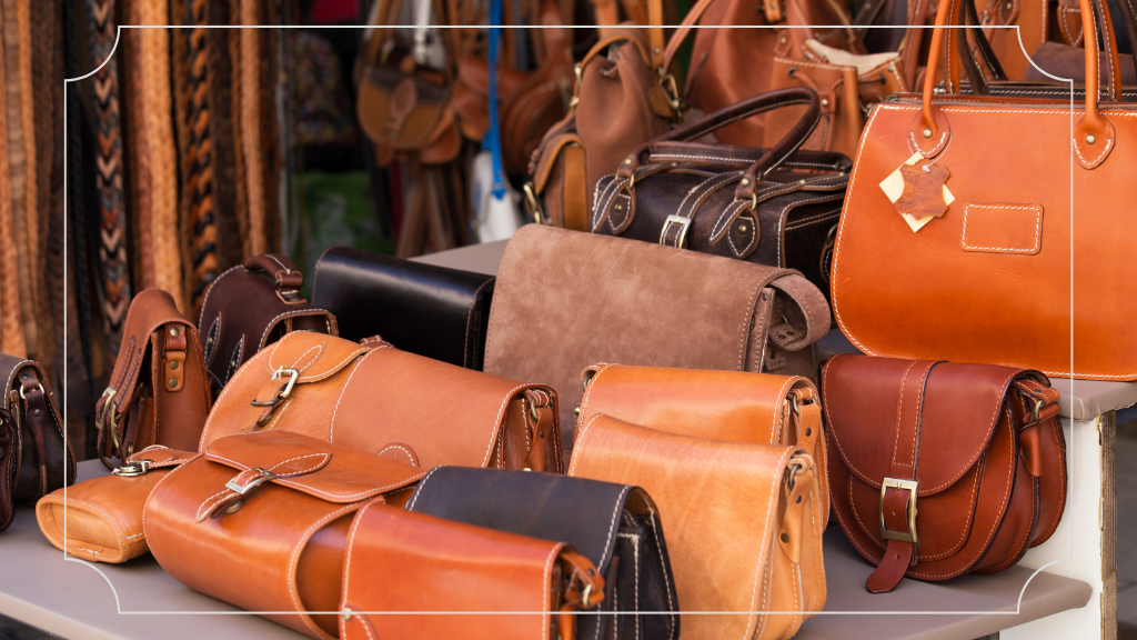 13 Oleh-Oleh Khas Jawa Timur: Keajaiban Rasa dan Aroma dari Tanah Jawa 9 Kerajinan Kulit