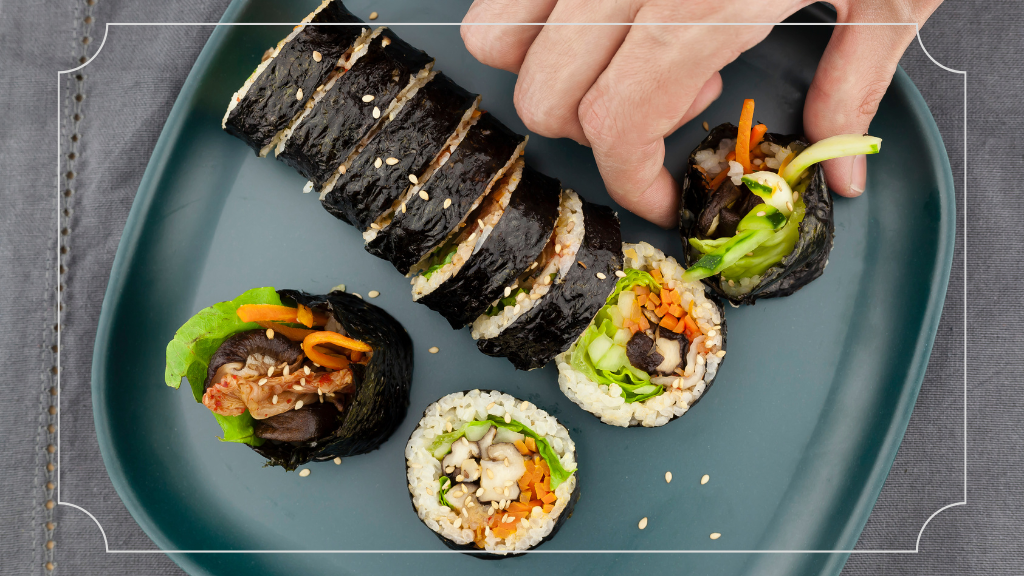 25 Makanan Khas Korea yang Populer di Indonesia 3 Makanan Khas Korea yang Populer di Indonesia Kimbap