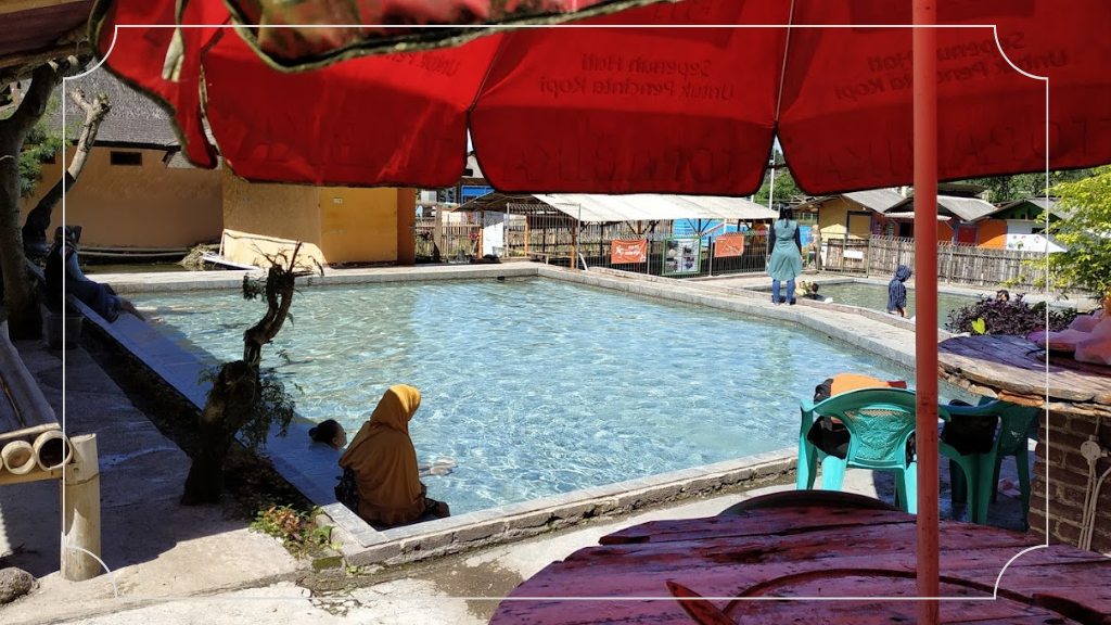 Kolam Dewasa dan Kolam Anak