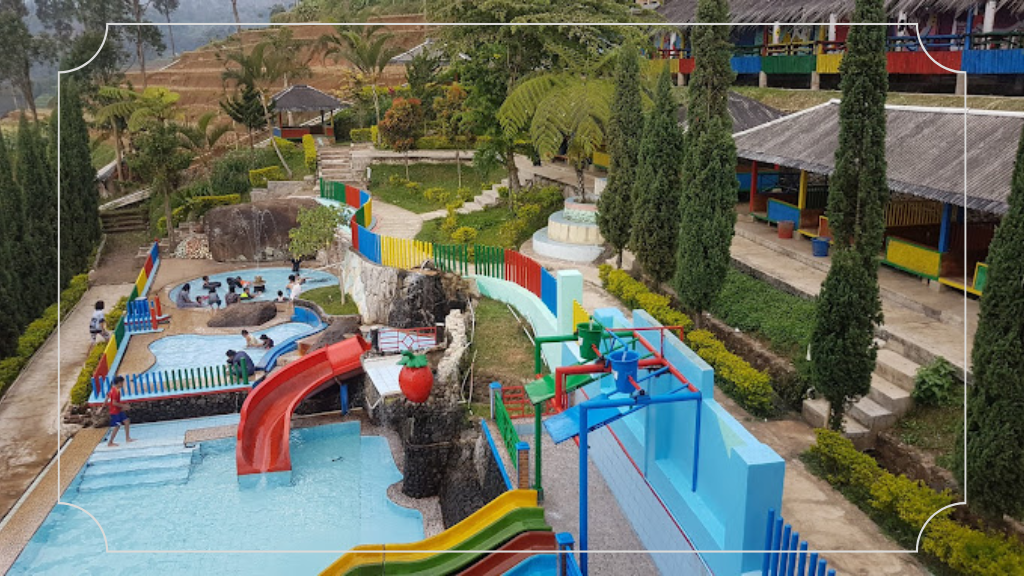 9 Tempat Renang di Bandung untuk Liburan yang Menyegarkan 9 Kolam Renang AW Strawberry