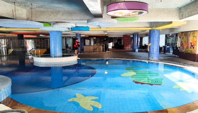 Kolam Renang Atlas Surabaya