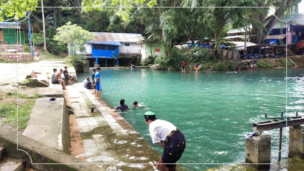 17 Tempat Wisata di Aceh yang Menakjubkan 4 Kolam Renang Mata Ie