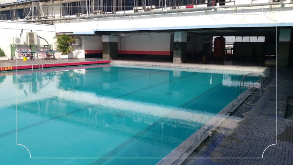 Kolam Renang Pasar Atom