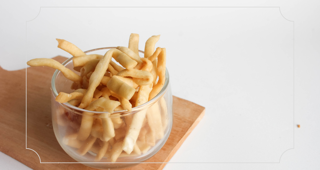 15 Oleh-Oleh Khas Banyuwangi Menjelajahi Kelezatan dan Keunikan Souvenir Daerah 3 Oleh-Oleh Khas Banyuwangi Kue Ladrang