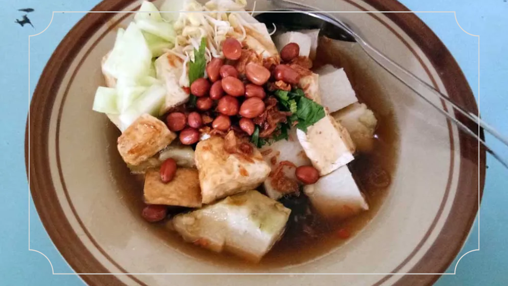 7 Pantai Pacitan di Jawa Timur yang Populer dengan Panorama Alam yang Memikat 14 Kupat TahuKupat Tahu