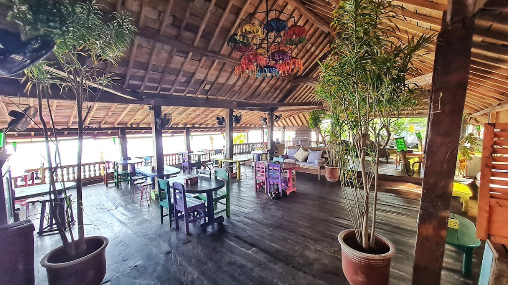 14 Tempat Nongkrong Malam di Bali Paling Populer dan Seru 6 La Plancha