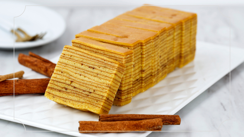 10 Cemilan Khas Jawa Timur, Menjelajahi Warisan Kuliner Tradisional 4 Lapis Legit