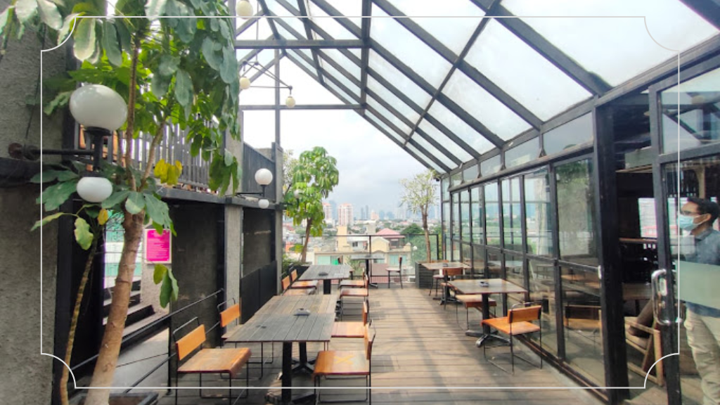 10 Cafe Rooftop Jakarta Selatan dengan Pemandangan Eksklusif dan Menu Lezat 8 Lobbyn Sky Terrace