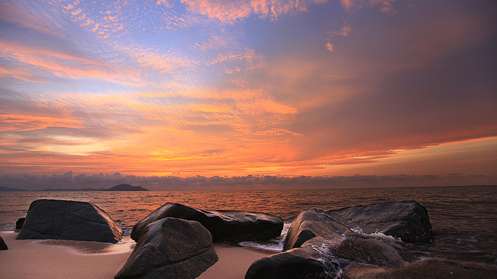 Pantai Pasir Panjang Singkawang Kalimantan Barat - HTM, Fasilitas & 5 Aktivitas Menarik 4 Lokasi Pantai Pasir Panjang Singkawang