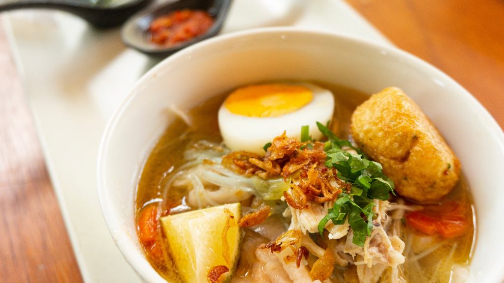 Pantai Pasir Panjang Singkawang Kalimantan Barat - HTM, Fasilitas & 5 Aktivitas Menarik 10 Makanan khas Kalimantan Barat