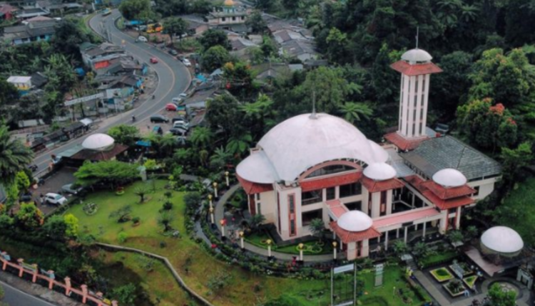 Masjid Atta'awun Puncak Harga Tiket, Rute Lokasi dan Sejarah