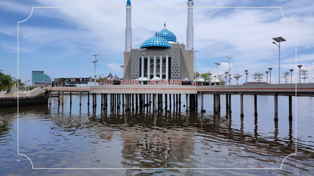 21 Tempat Wisata di Makassar yang Harus Dikunjungi 13 Masjid Terapung Makassar