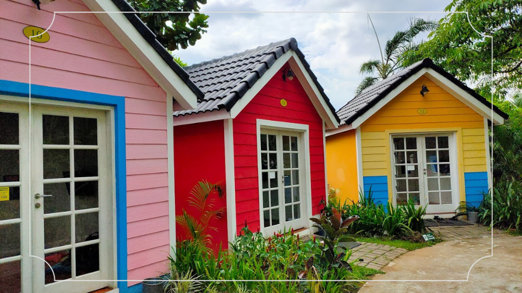 Melihat Replika Bangunan