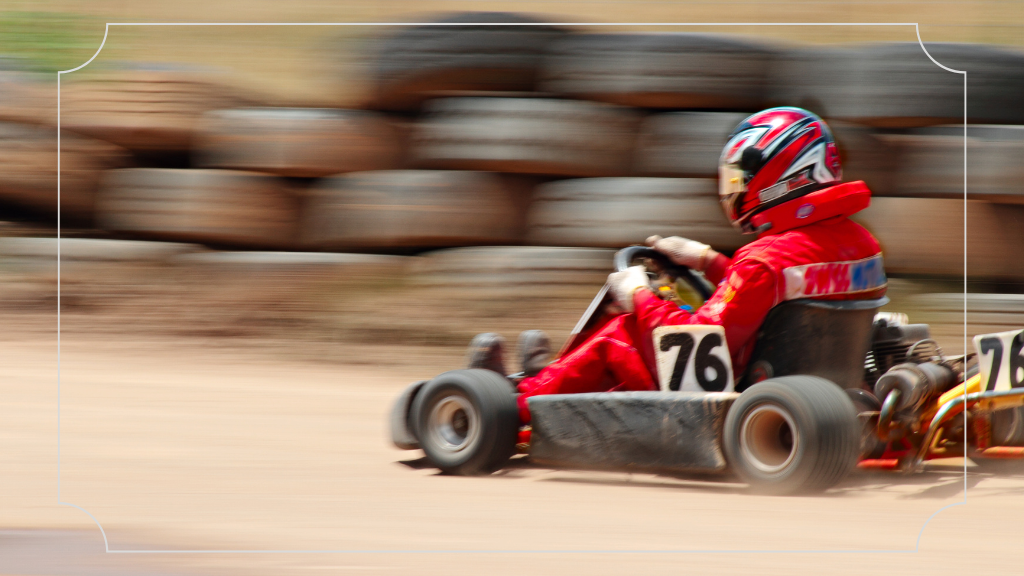 Mencoba Wahana Go Kart